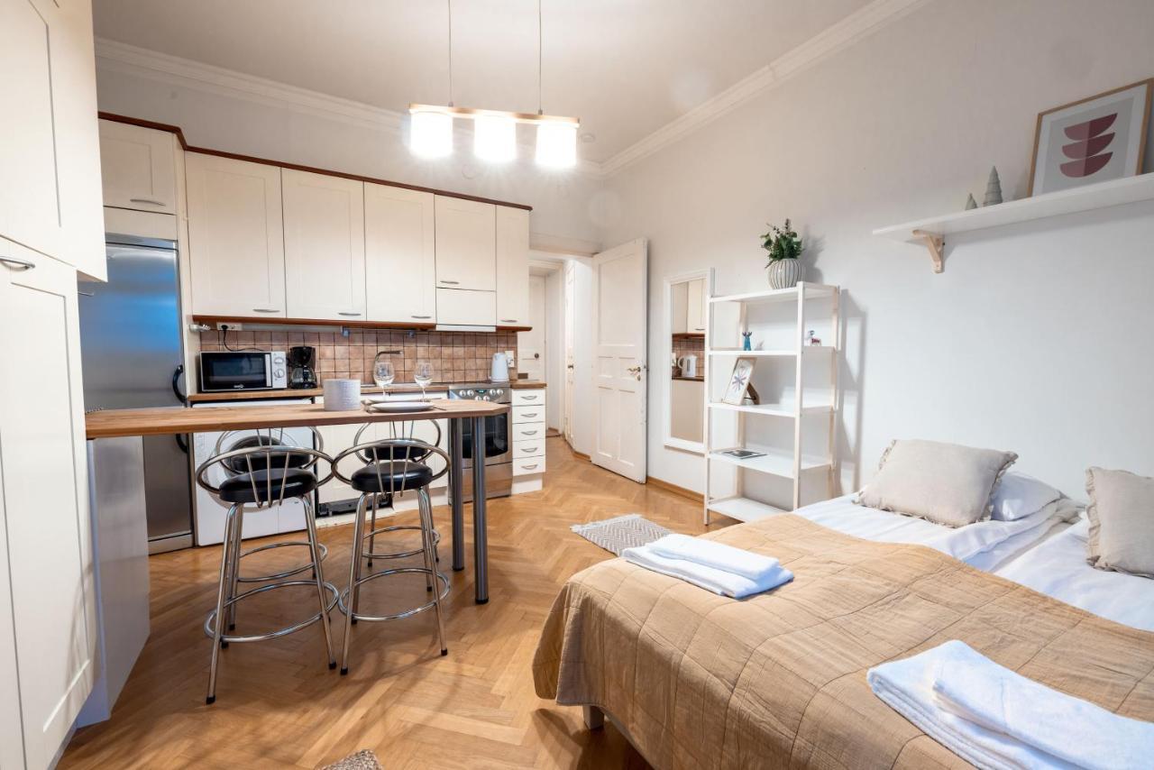 2Ndhomes Cozy & Compact Top Floor Studio In Erottaja Helsinki Kültér fotó